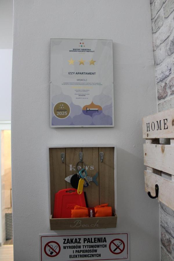 Izzy Apartament Daire Miskolc Dış mekan fotoğraf